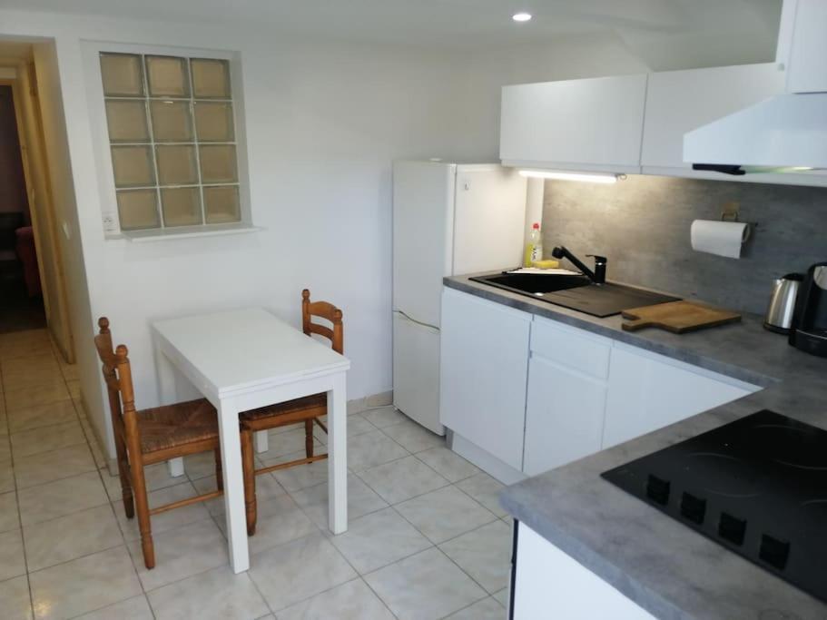 Appartement Aurore En Rez De Jardin Avec Parking Gratuit Vence Exteriér fotografie